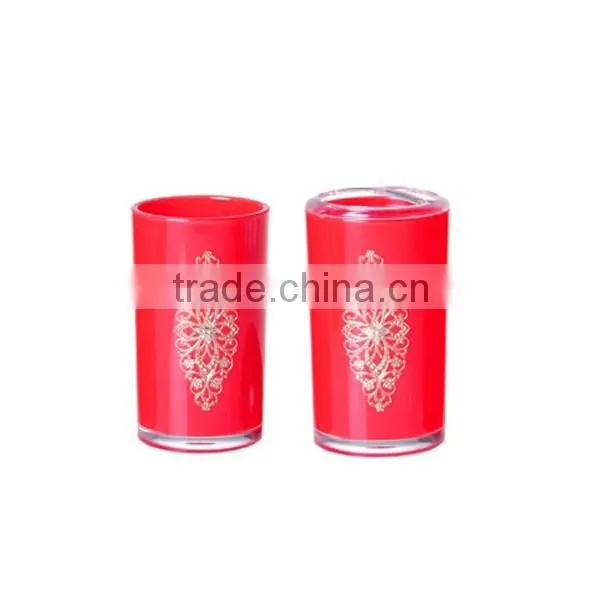 Plastic toothbrush holder with lid for bathroom accessories