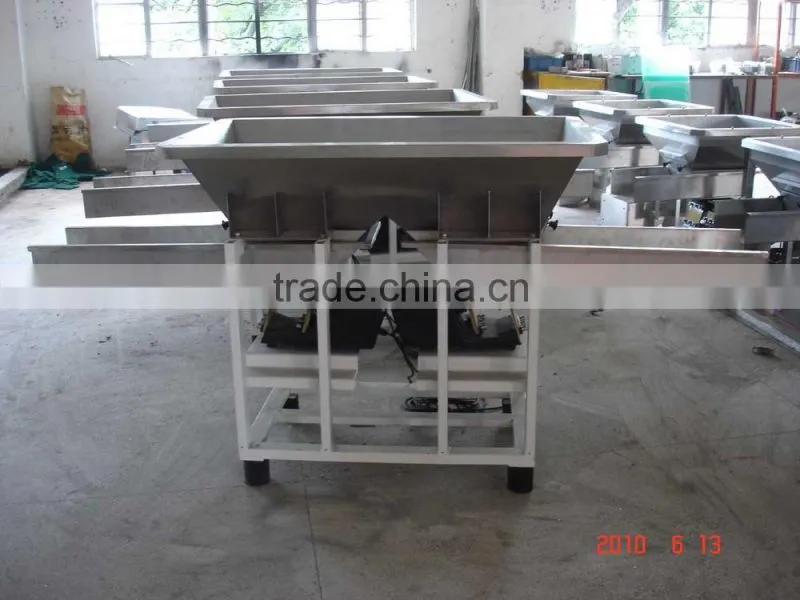 Vibrating magnetic feeder