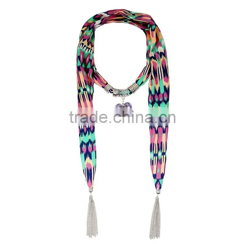 Europe Vintage Style with Pruple Heart Pendant Scarf