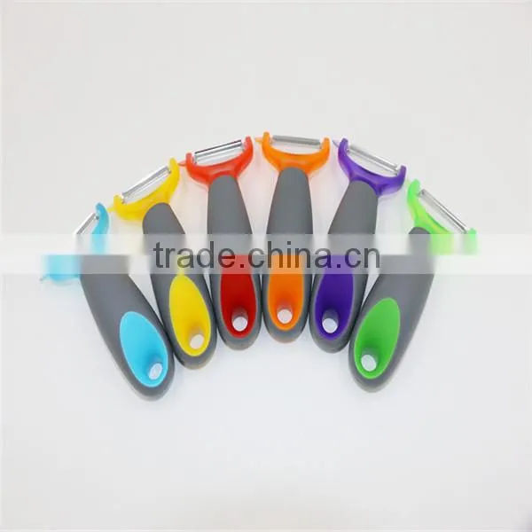 Different types of cucumber peeler