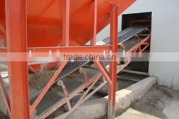 Electric hopper with rubber belt conveyor