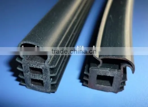 Graphite based fire rated seal strip for fire door