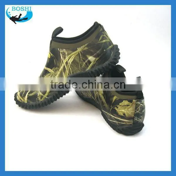 2015 hot selling men's neoprene rubber camo low shoes waterproof boots