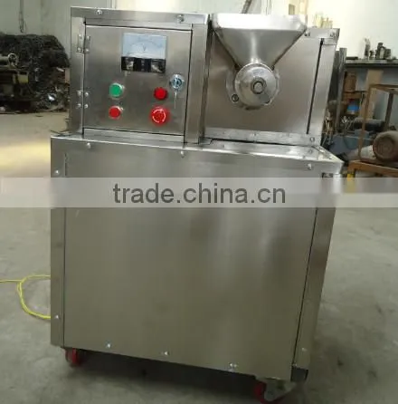 Ice cream hollow tube expanding machine