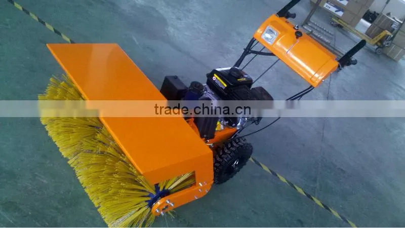 Handy sweeper snow sweeper/leaf collector