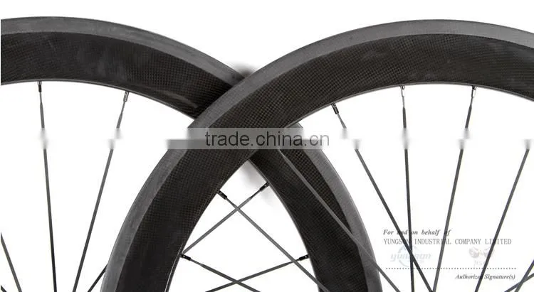 2015-2016 Lightweight bicycles carbon wheels 700C clincher Wheelset made in carbon wheelset china