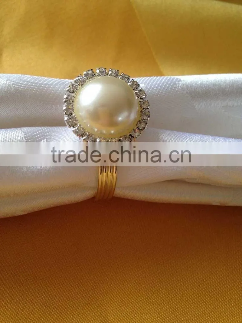 Hot Sale Delicate Clear Diamond and Pearl Round Napkin Ring Serviette