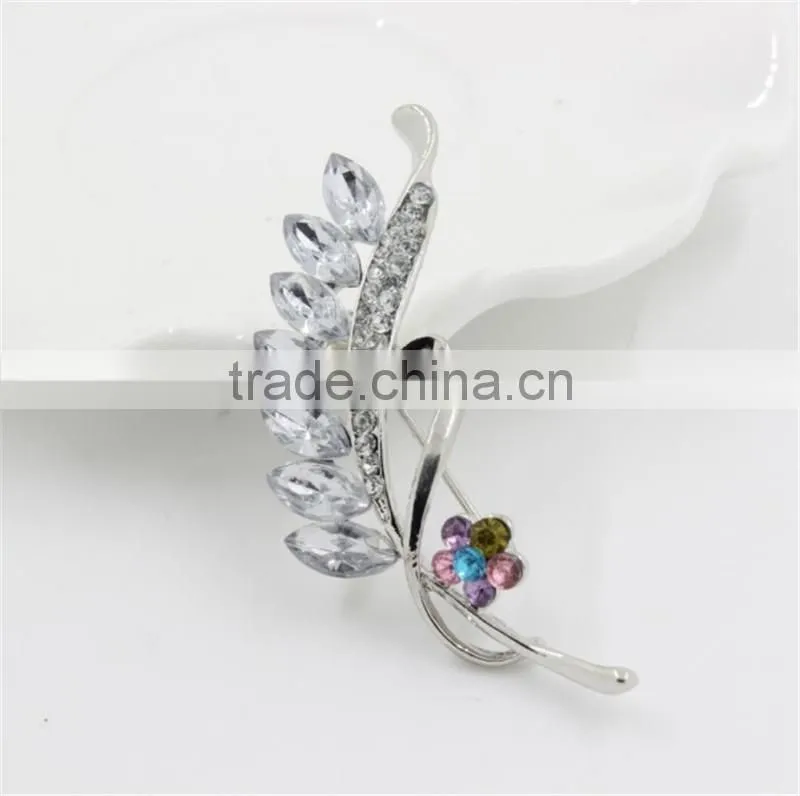 latest brooch flower design rhinestone brooch pin gold/silver fancy brooch