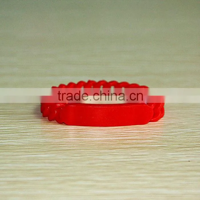 custom silicone wristband with twist bracelet
