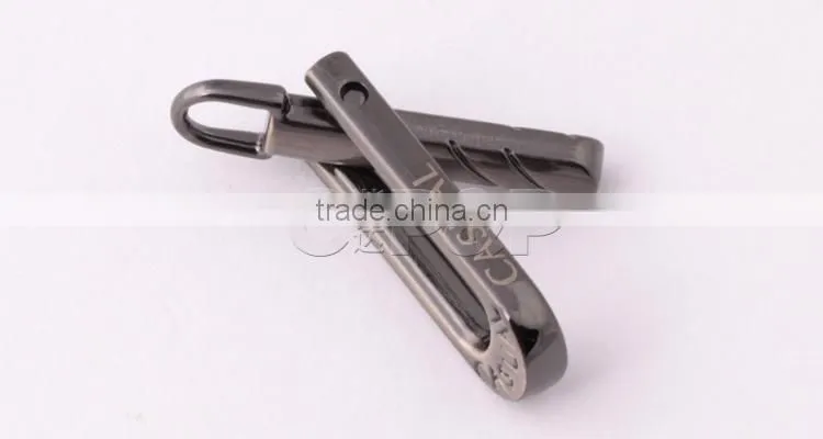 Latest special design garment zipper puller with three moveable parts