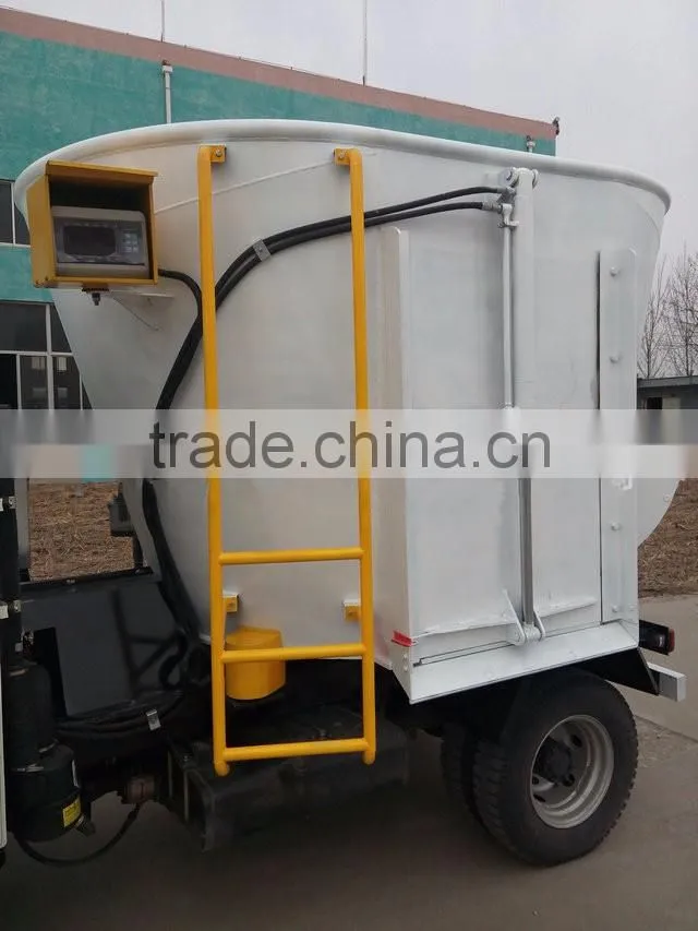 4x4 wheeled small feed mixer truck/good quality mixer feeder truck for sale