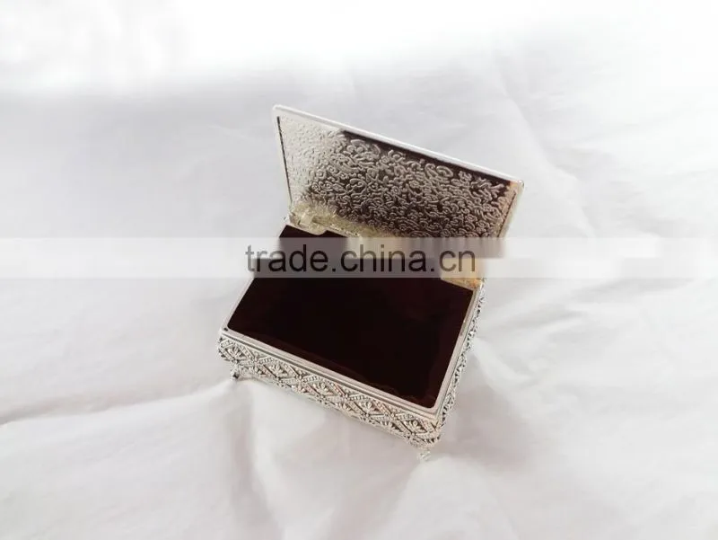 Zinc alloy Rect.Shape Jewellery Box with four Legs in Antique finished