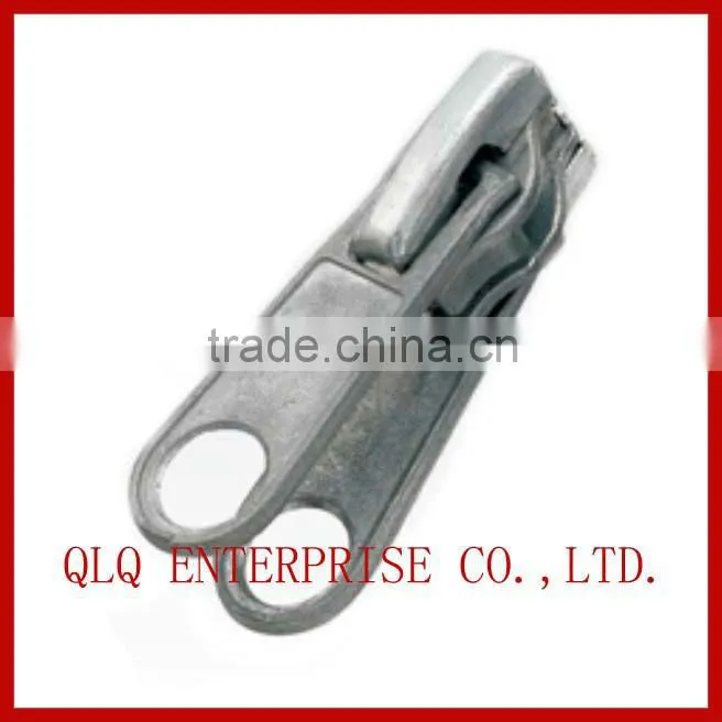 Auto lock zipper and slider