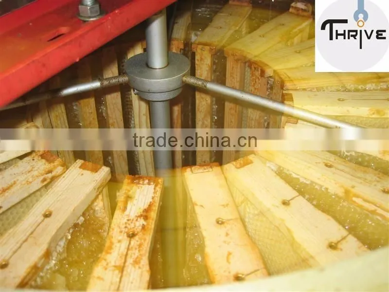 Automatic turn over honeycomb honey extracting machine