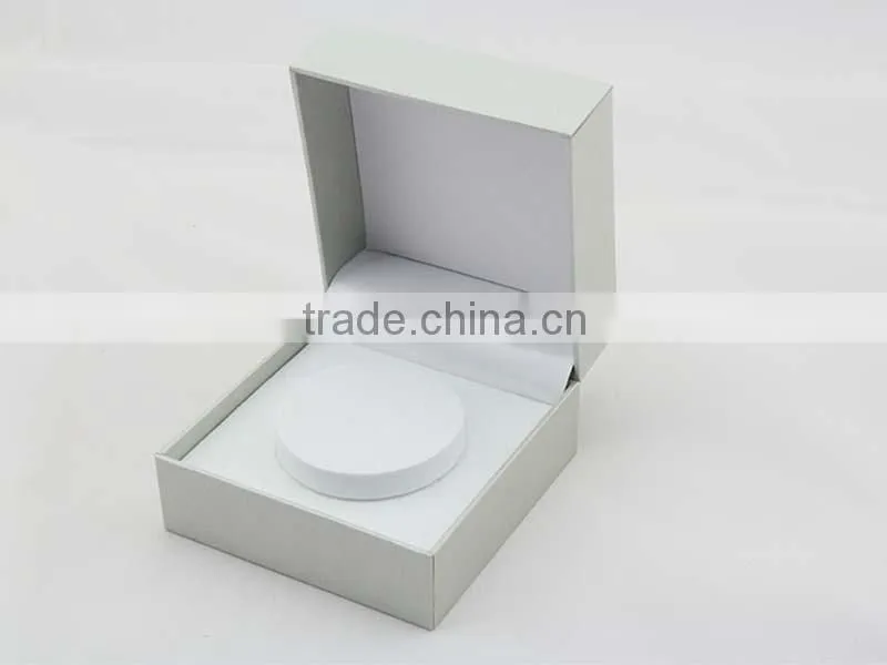 Custom white jewelry box / pearl bracelet box