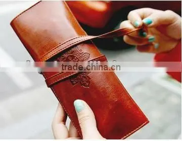Korea style high-capacity handmade PU leather cosmetic fashion rolling bag