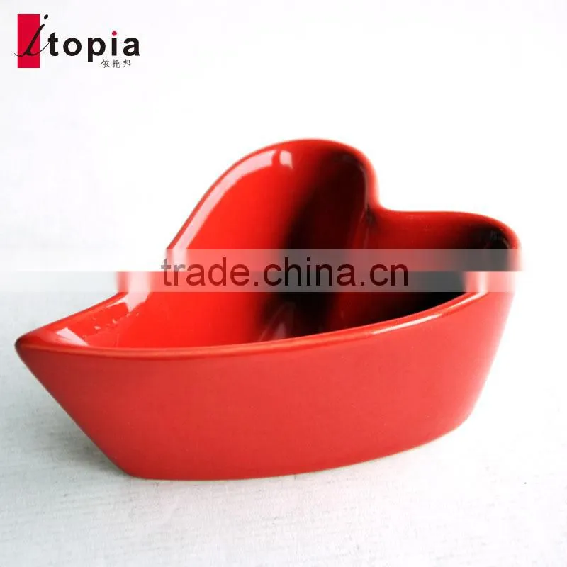 Red heart-shaped ceramic cupcake cup