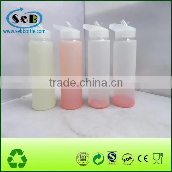 Smart Color changable glass bottle with silicone jacket , Borosilicate glass drinking bottle , glass camping bottles