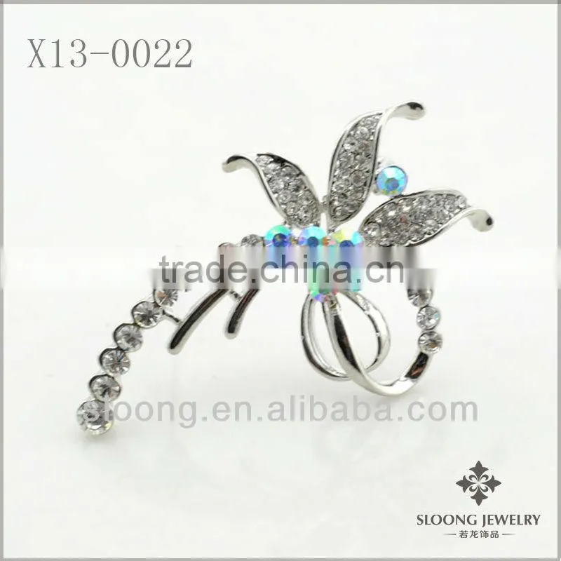 Crystal Rhinestone Flower Brooch for Invitations