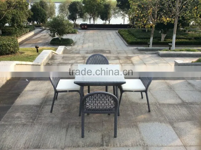 Wholesale Outdoor Rattan Dinner Table Set in Garden