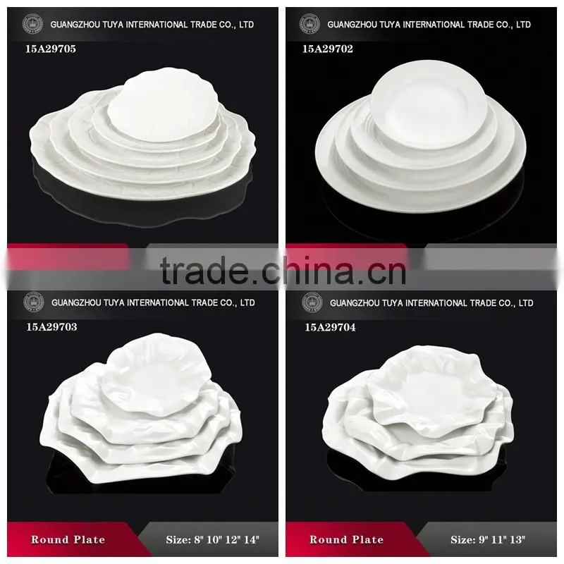Different sizes of white circular plate