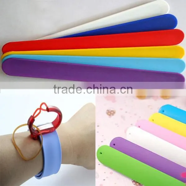 oem silicone slap bracelet wholesale/plastic bangles cheap bulk silicone slap wristband cheap item to sell