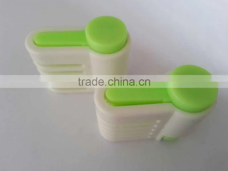 Plastic cake wafer breaker & cake tools
