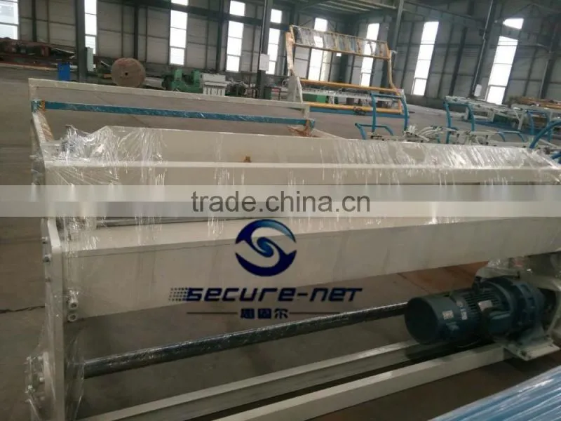 Automatic welded wire mesh cutting machine