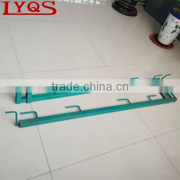 Steel Adjustable safety parapets for construction