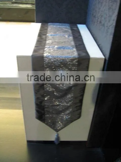 Fashion table runner