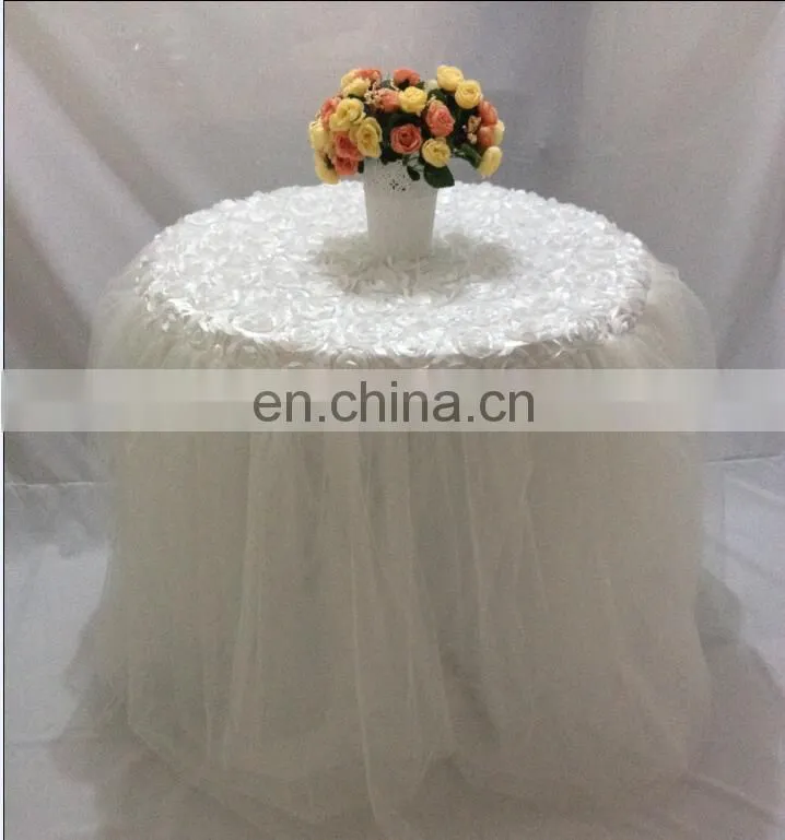 Fancy Elegant White Rosette And Tulle Table Skirt For Wedding Decoration