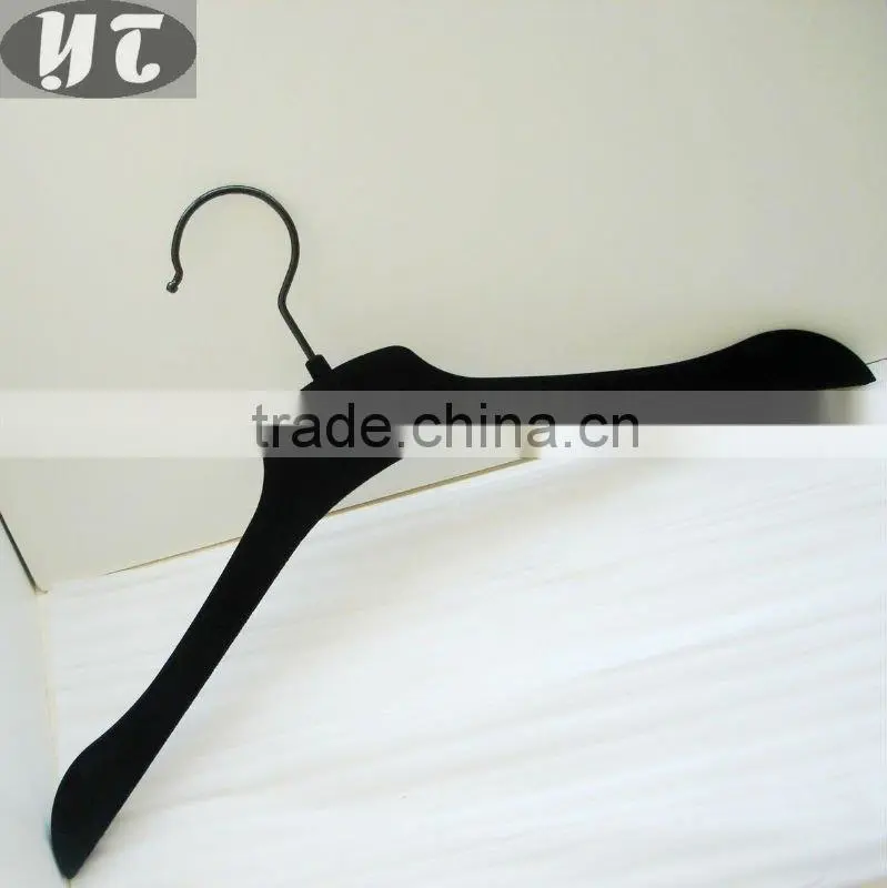 F84 velvet coated clothes hanger