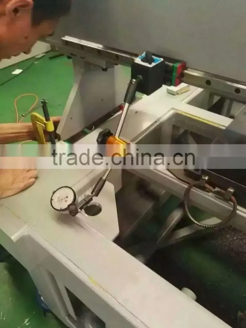 Multi spindle wood carving cnc router with vacuum pump