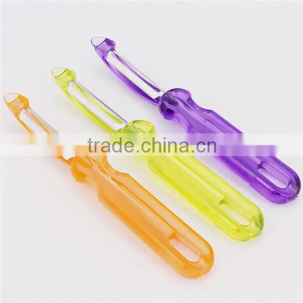 Different types of cucumber peeler