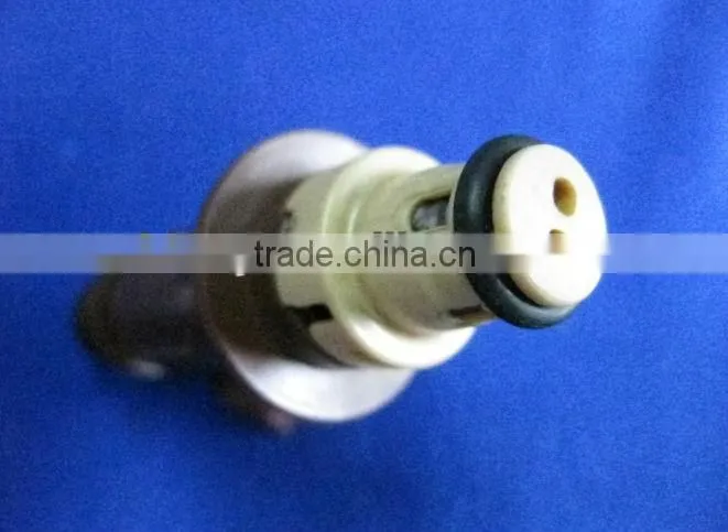 Fuel Injector OEM 23209 - 62040 23250 - 62040 for Toyota Land Cruiser