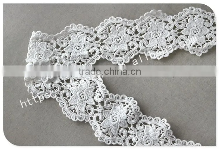 New arrival polyester water soluble embroidery saree lace and border wholesale