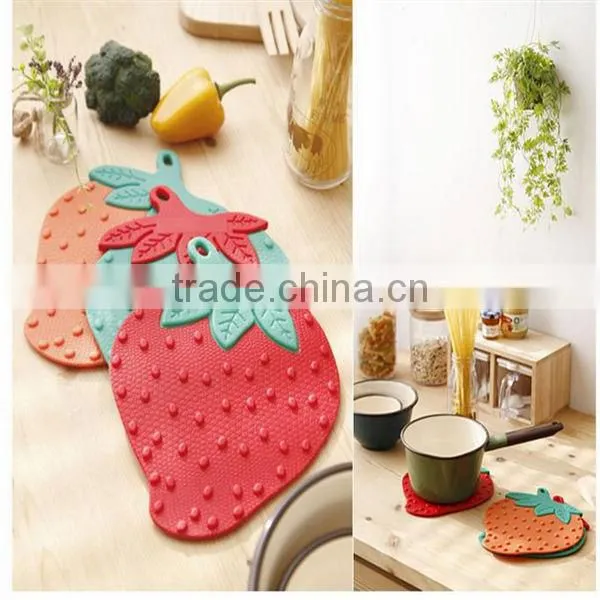 Heart shaped Eco-friendly colorful silicone pot coaster