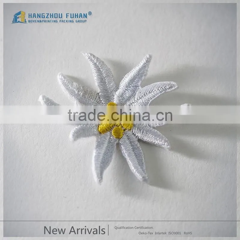 Fasionabel Small Flower Embroidery Design Labels