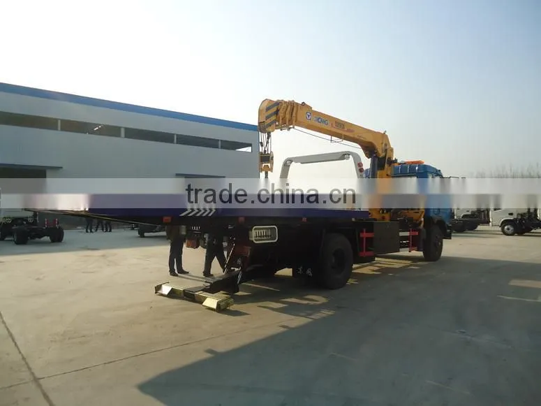 2015 Euro III or Euro IV Dongfeng 4x2 tow truck wrecker with crane in Peru