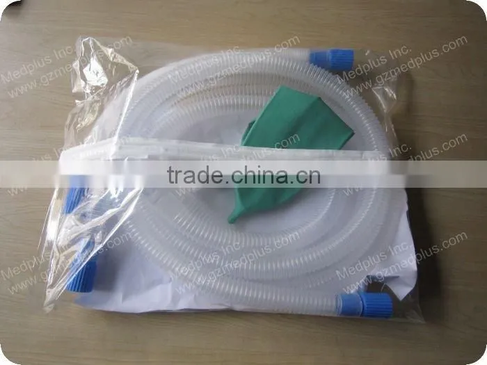 Disposable corrugated or coaxial circuit for breathing systems