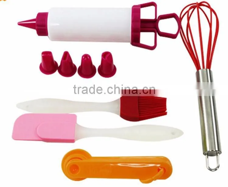 Cake decorating tips tools