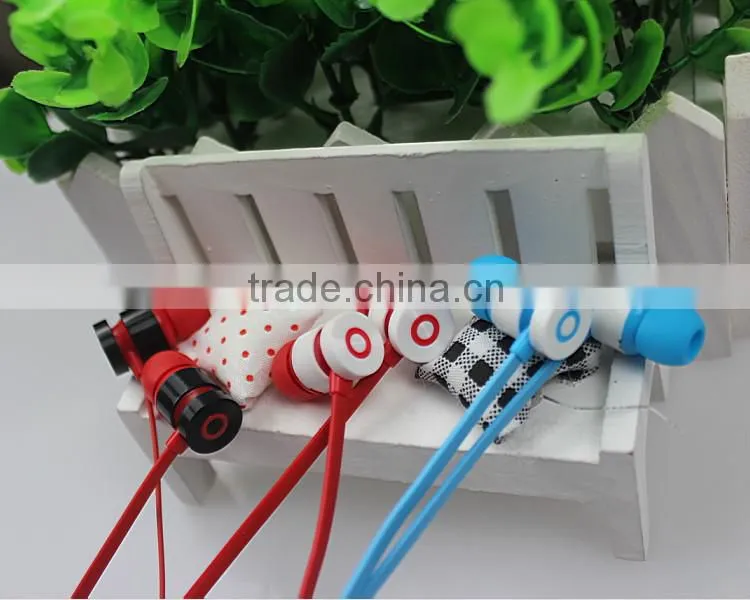 In ear earbuds with mic and customized logo for mobile phone from earphone manufacturing OEM ODM welcomed