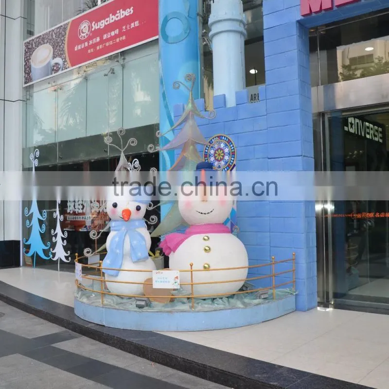 Outdoor snowman cartoon sculpture
