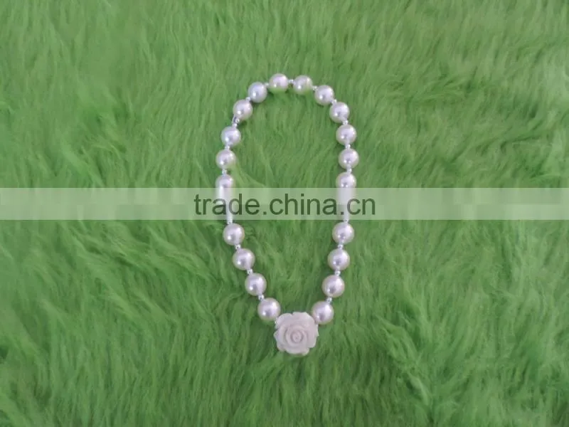 Children plastic Necklace Girl Party Pearl Necklace With Rose