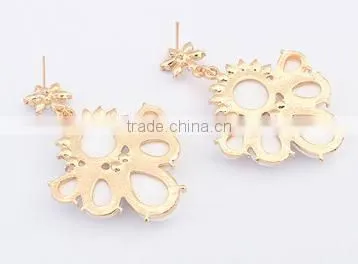 Fashion contracted joker white earrings