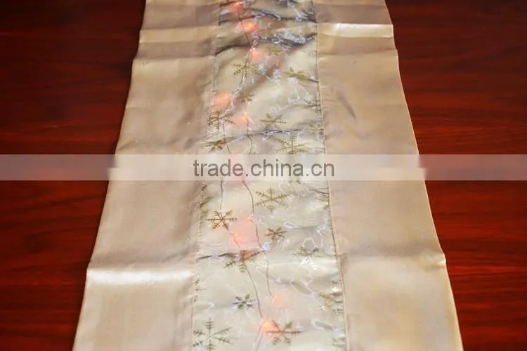Hot sale champagne wedding table runner with LED lights