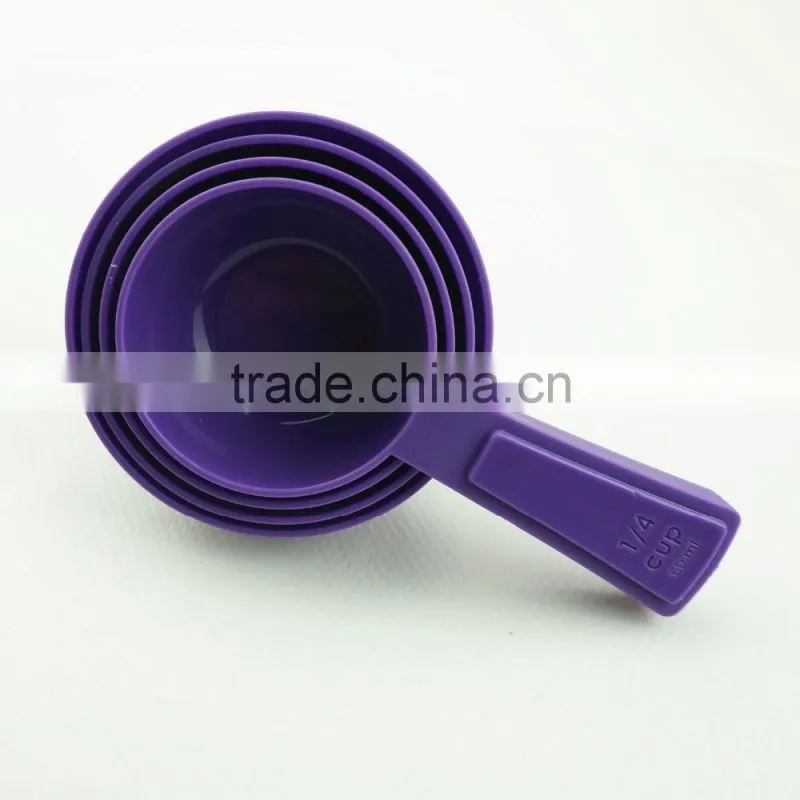 47010 4pcs plastic Measuring Cups and Spoons Set