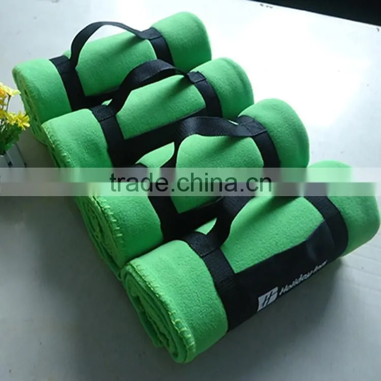 green color polyester polar fleece anti pilling 150D 144F with brand logo customized easy carry portable travel blanket