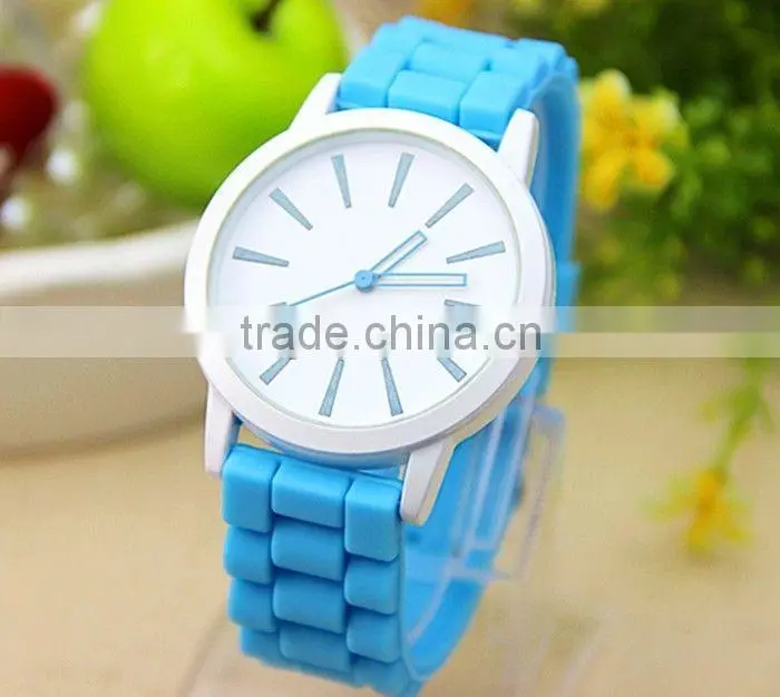 2015 low cost wrist watch