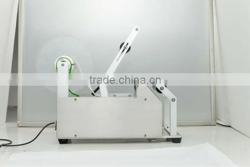 MT-50 manual bottle label sticking machine